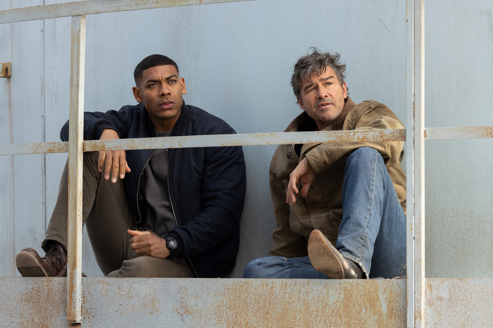 Aaron Pierre and Kyle Chandler as John Stewart and Hal Jordan in Lanterns