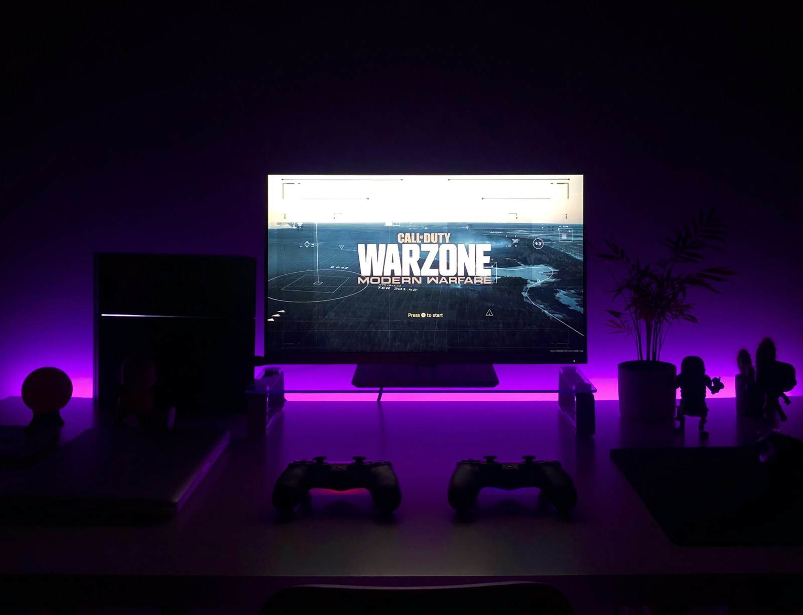 Living-room TV and console setup for a Game Pass week stacked with Halo, Mistfall, and builders