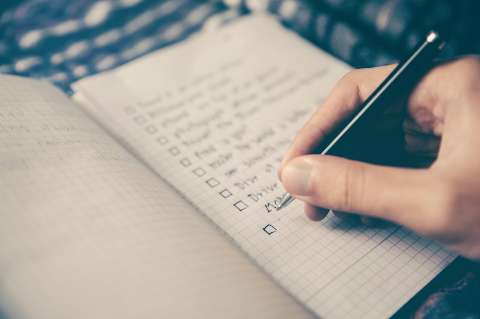 What a recruiter actually does all day